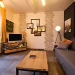 Melina - Jacuzzi - Maison Avec Cour Climatisee Proche Cite Medieval Casa vacanze
