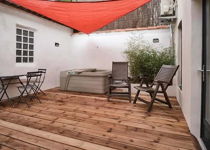 Holiday home Melina - Jacuzzi - Maison Avec Cour Climatisee Proche Cite Medieval *