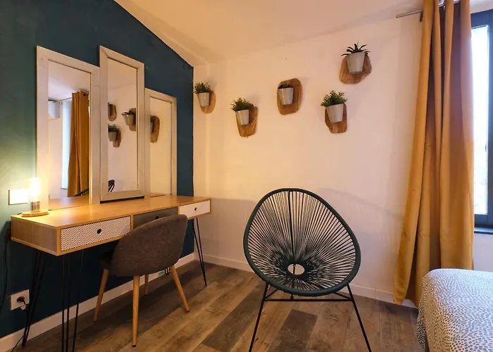 Holiday home Melina - Jacuzzi - Maison Avec Cour Climatisee Proche Cite Medieval